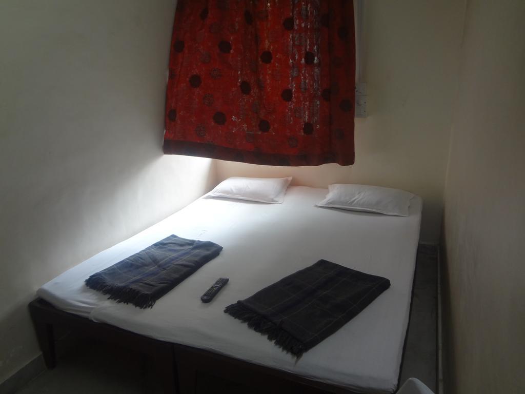 Hotel Rajmandir Púna Szoba fotó