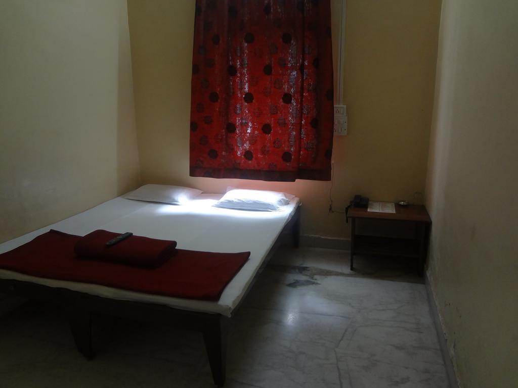 Hotel Rajmandir Púna Szoba fotó